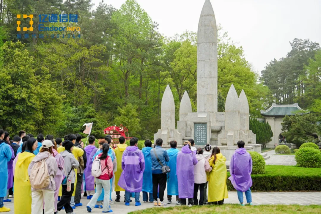 Honoring Heroes Honoring Heroes