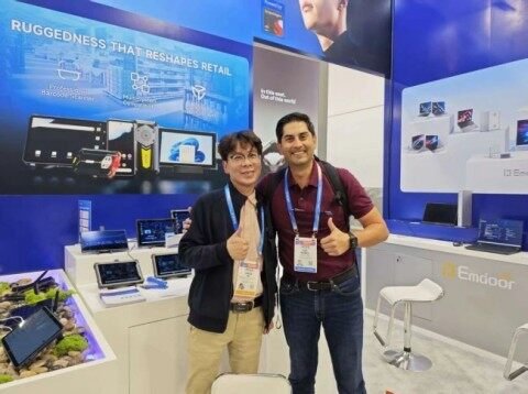 EmdoorVR Lifestyle Shot