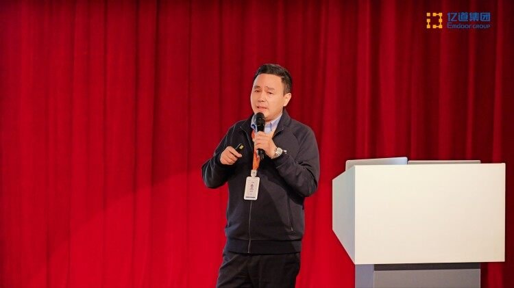 General Manager Liu Yuangui presentation