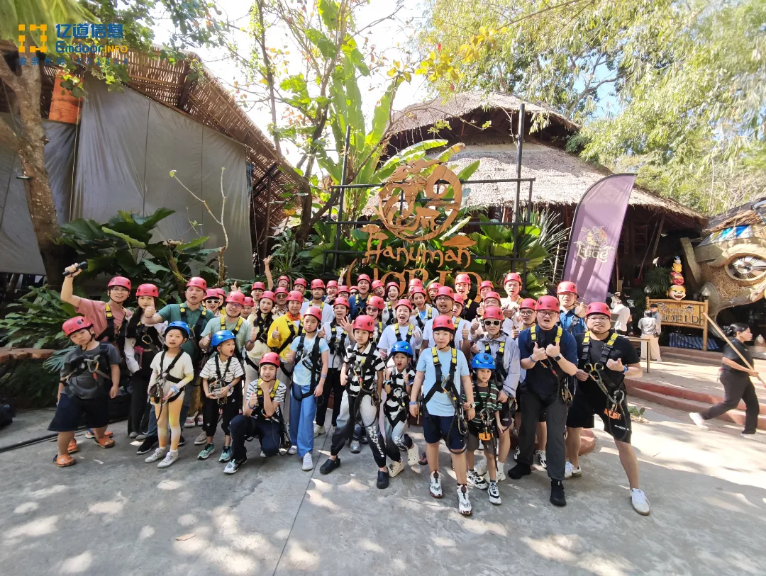 Zipline Group Group photo after zipline