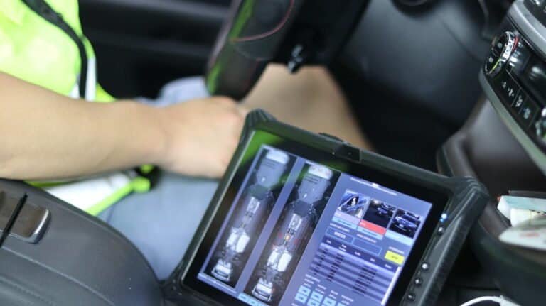 Optimizing Fleet Operations: Emdoor’s Rugged Tablet Solutions for Transportation