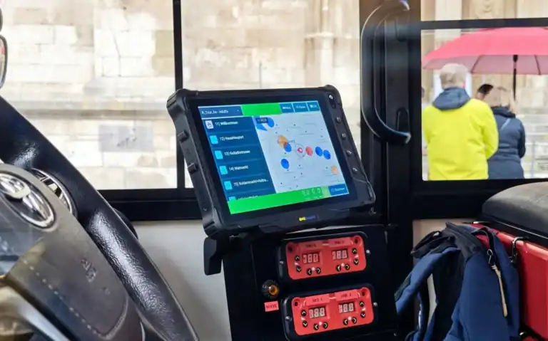 V82T Tour Bus Computing: Connecting Route Control and Audio Guidance